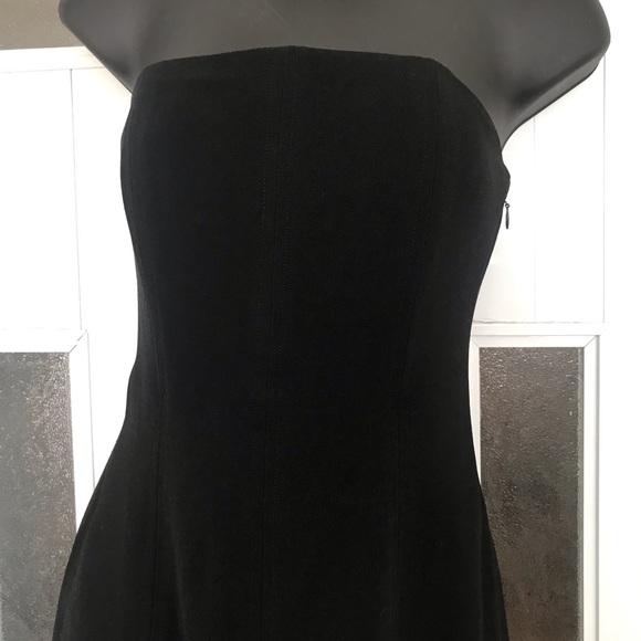 Black Dress - Picture 3 of 4